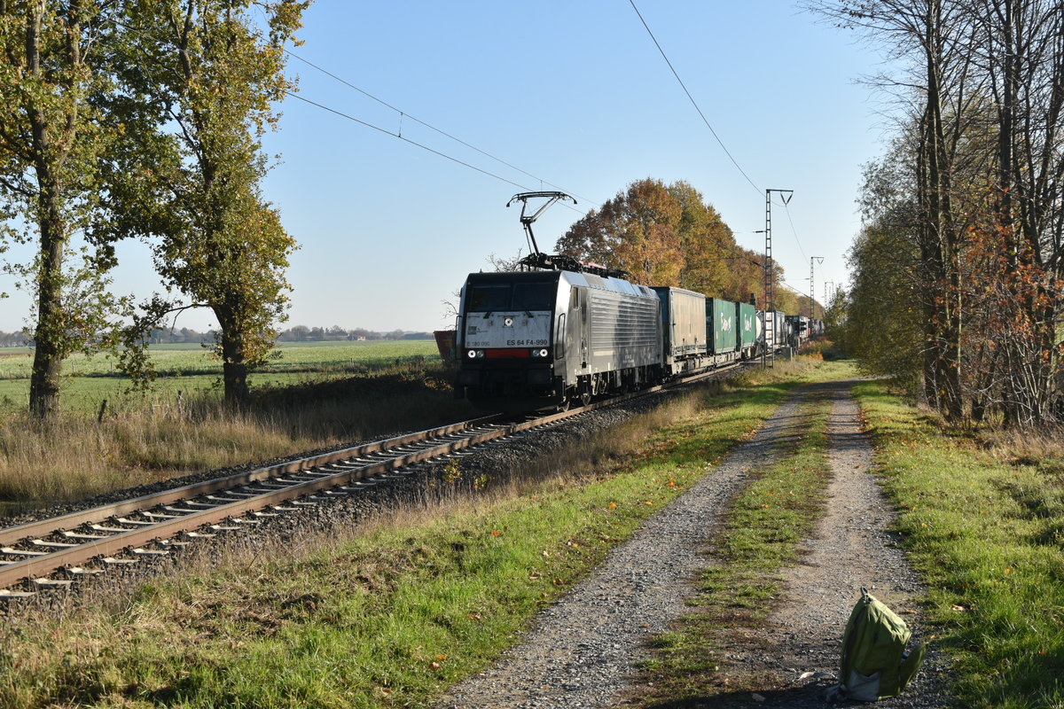 MRCE E 189 090 kommt samt einem Kastelzug aus Dülken gen Venlo gefahren. Samstag 17.11.2018