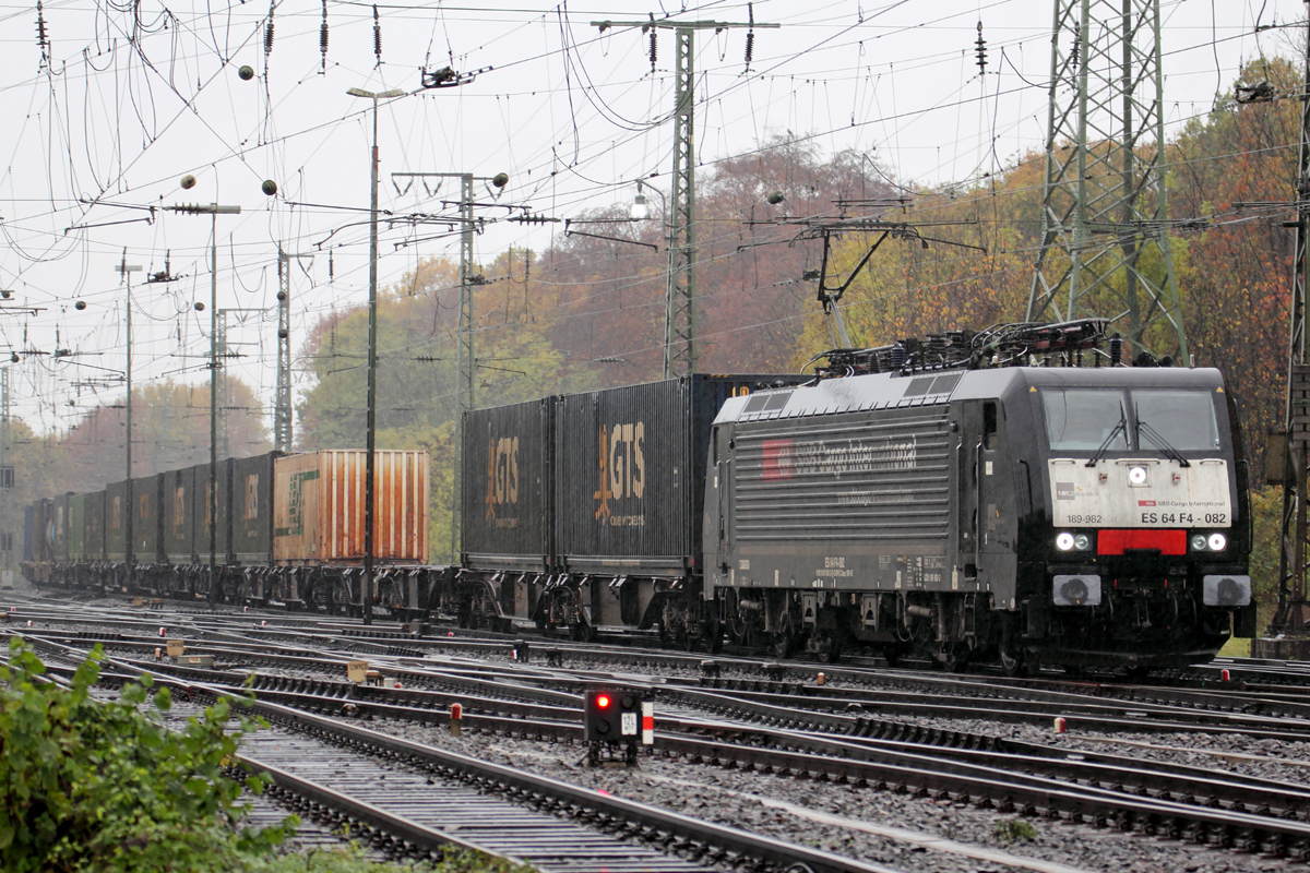 MRCE ES 64 F4-082 unterwegs für SBB Cargo in Gremberg 16.11.2016