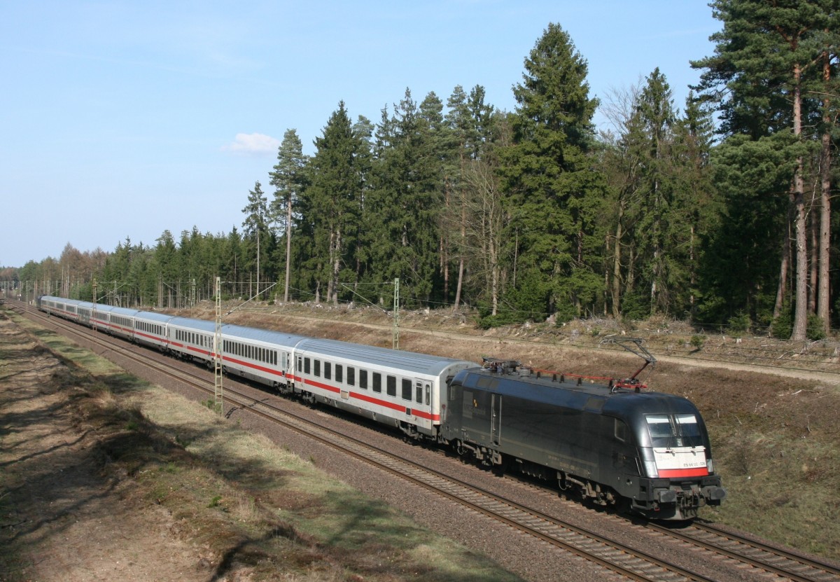 MRCE ES 64 U2-026 mit IC 1078 (Stuttgart Hbf–Hamburg-Altona) am 02.04.2011 zwischen Eschede und Unterl