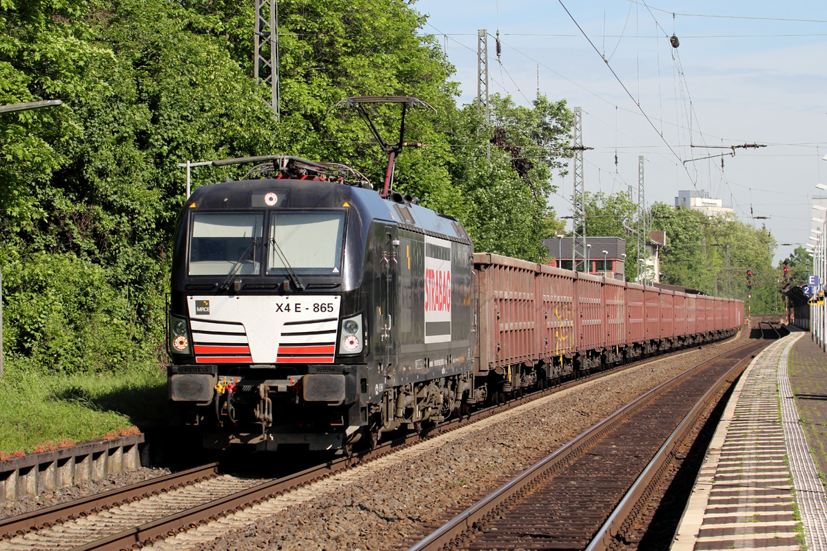 MRCE X4E-865 unterwegs für Strabag durchfährt Bonn-Beuel 17.5.2017