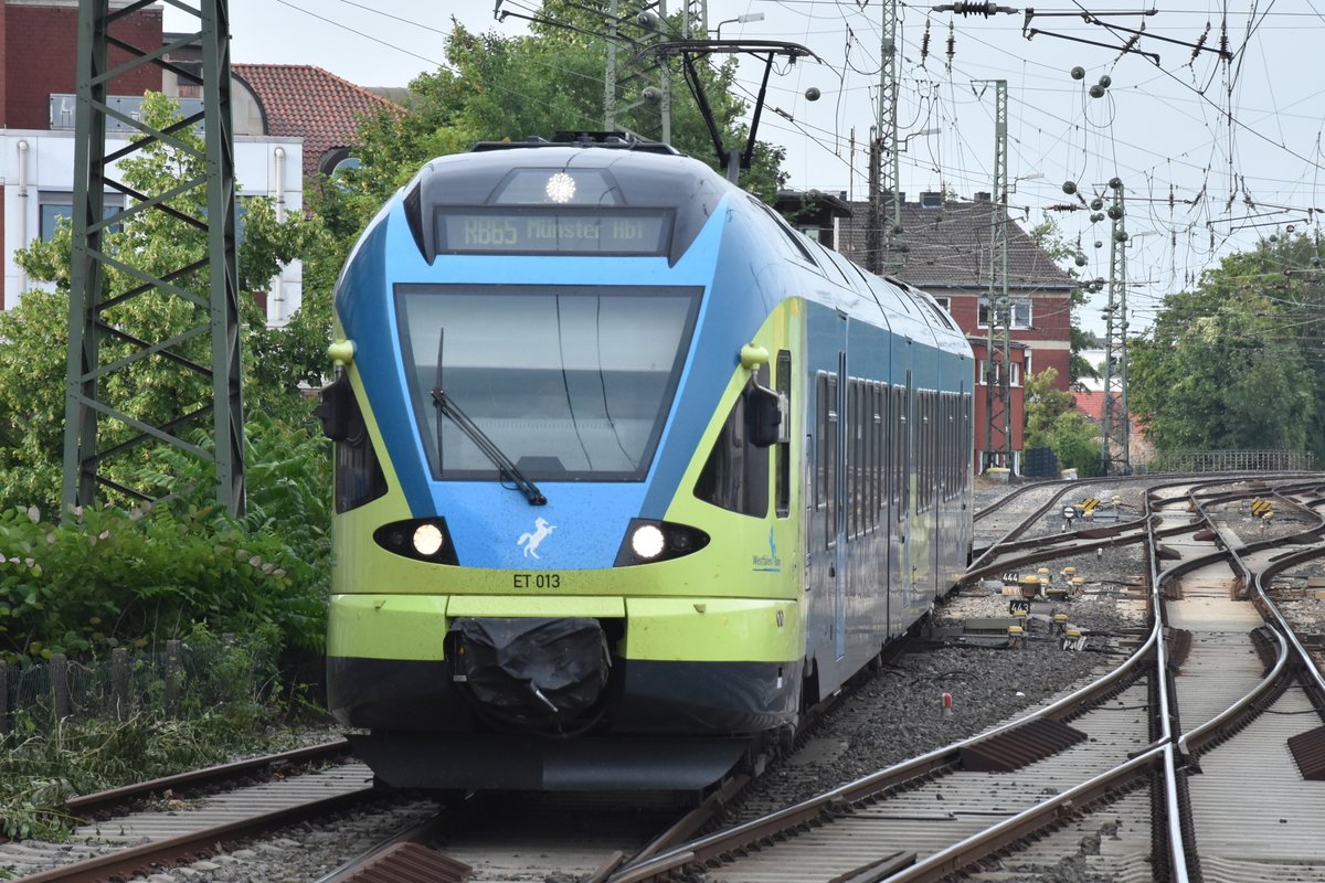 MÜNSTER, 10.07.2016, ET 013 der Westfalenbahn, hier als RB65 bei der Einfahrt in den Zielbahnhhof Münster Hbf