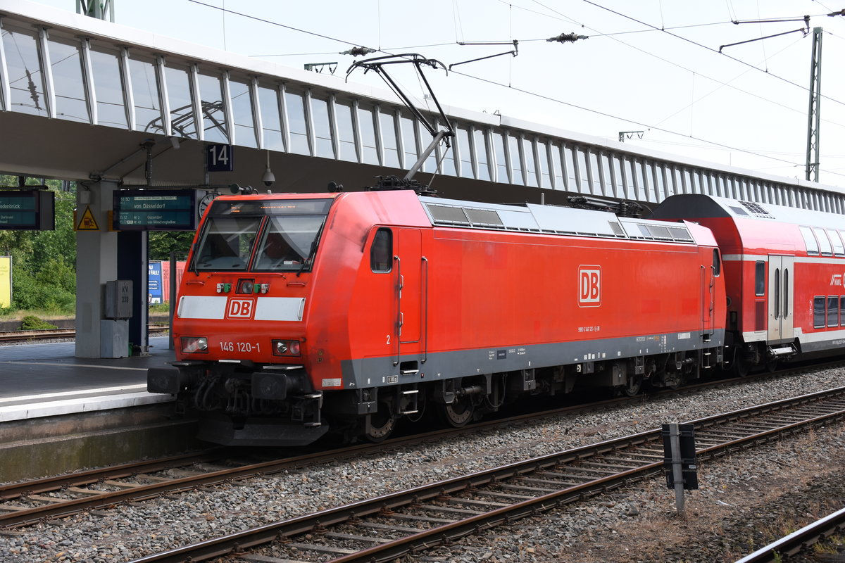 MÜNSTER, 15.06.2017, 146 120-1 der DB Regio als RE2 von Düsseldorf Hbf im Zielbahnhof Münster (Westf) Hbf