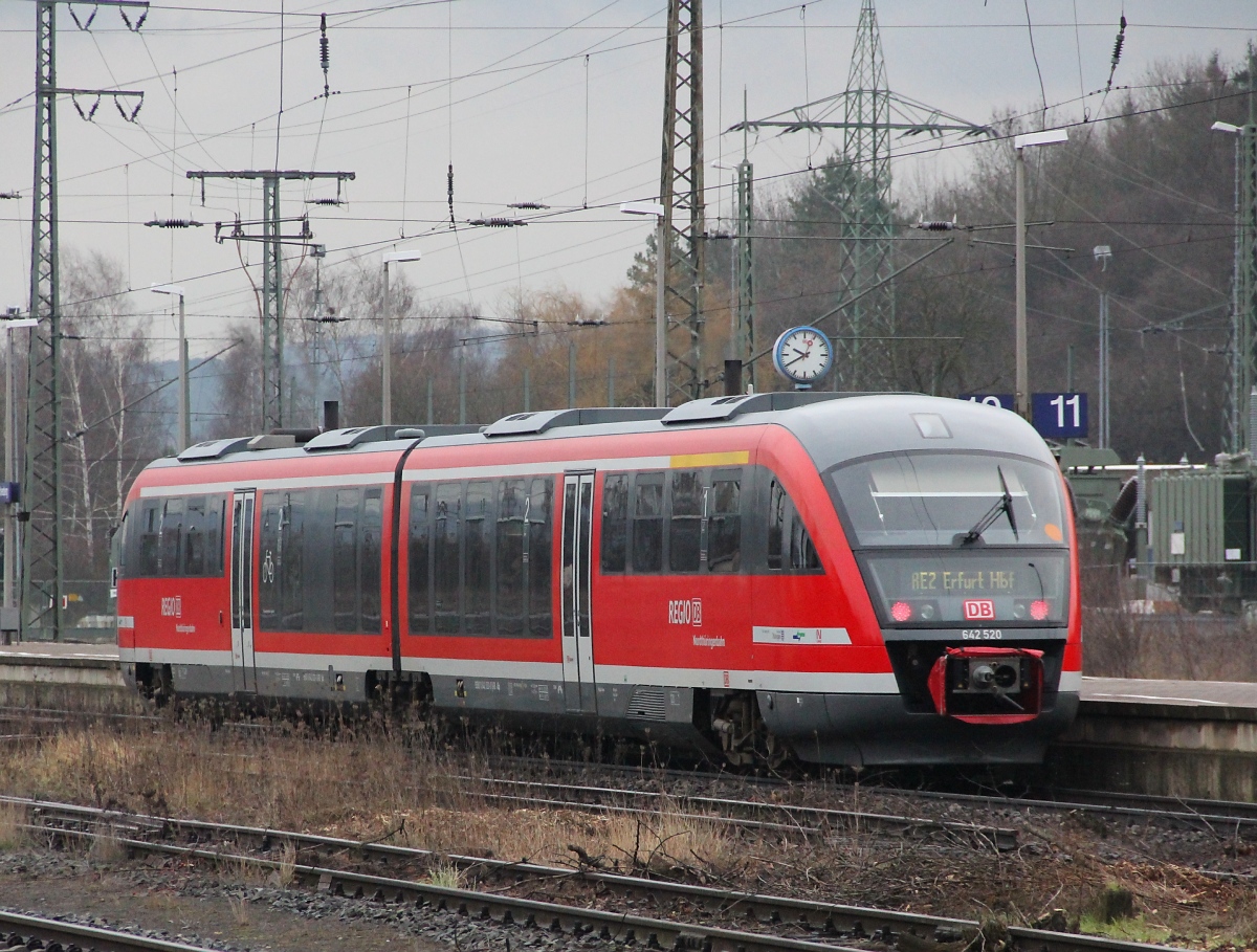 Nach dem Fahrplanwechsel im Dezember 2013 war die Erfurter Bahn auf der Strecke Erfurt - Kassel Wilhelmshöhe Geschichte. Die DB war wieder am Zug und bedient diese Relation seit dem mit Triebzügen der Baureihe 642. Aufgenommen am 19.12.2013 in Eichenberg.