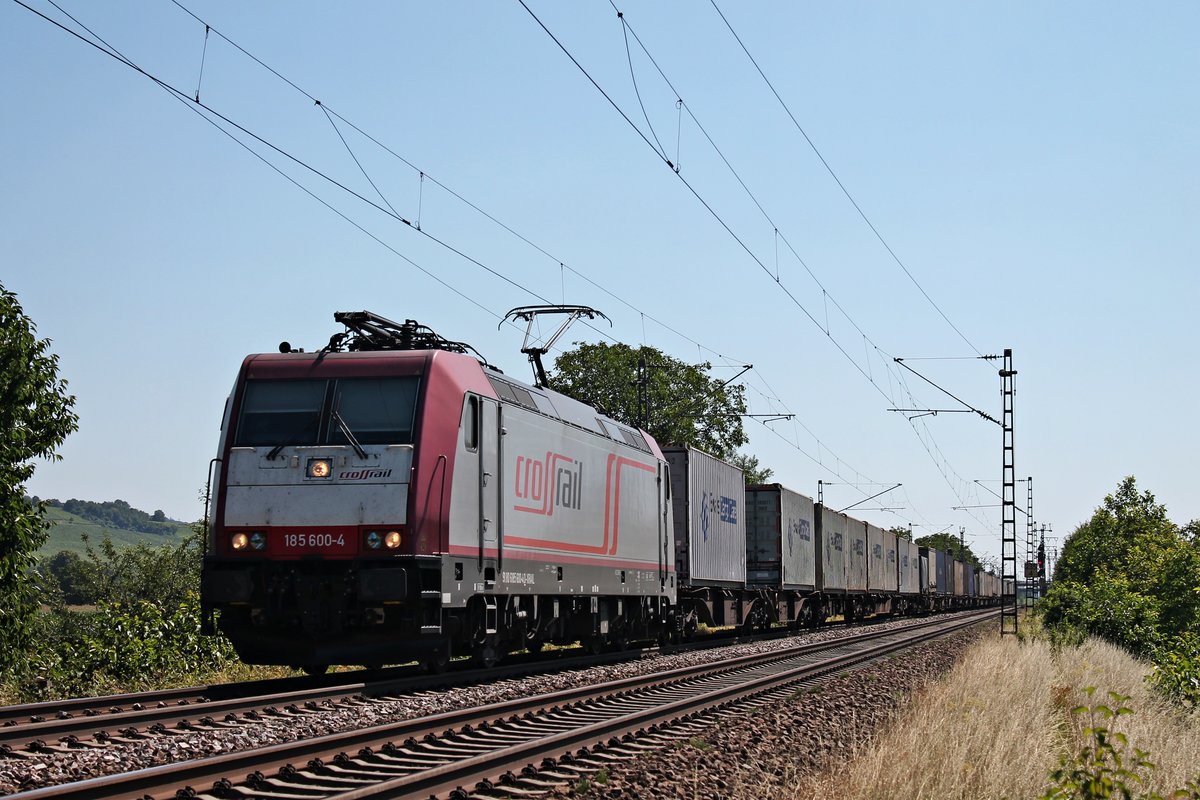 Nachdem 185 596-4 schon einen Containerzug nach Aachen West/antwerpen bespannte, fuhr im Blockabstand am 10.07.2015 hinter ihr die 185 600-4, ebenfalls mit einem Containerzug zum gleichen Ziel bei Hügelheim in Richtung Norden.