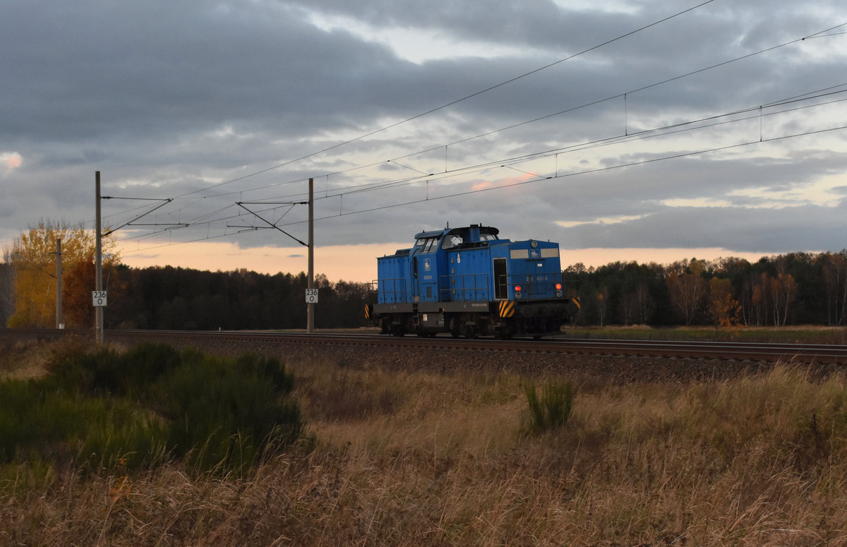 Nachschuss der 293 021-6 PRESS, bei der schönen Dämmerung. 3km östlich von Büchen 06.11.2017