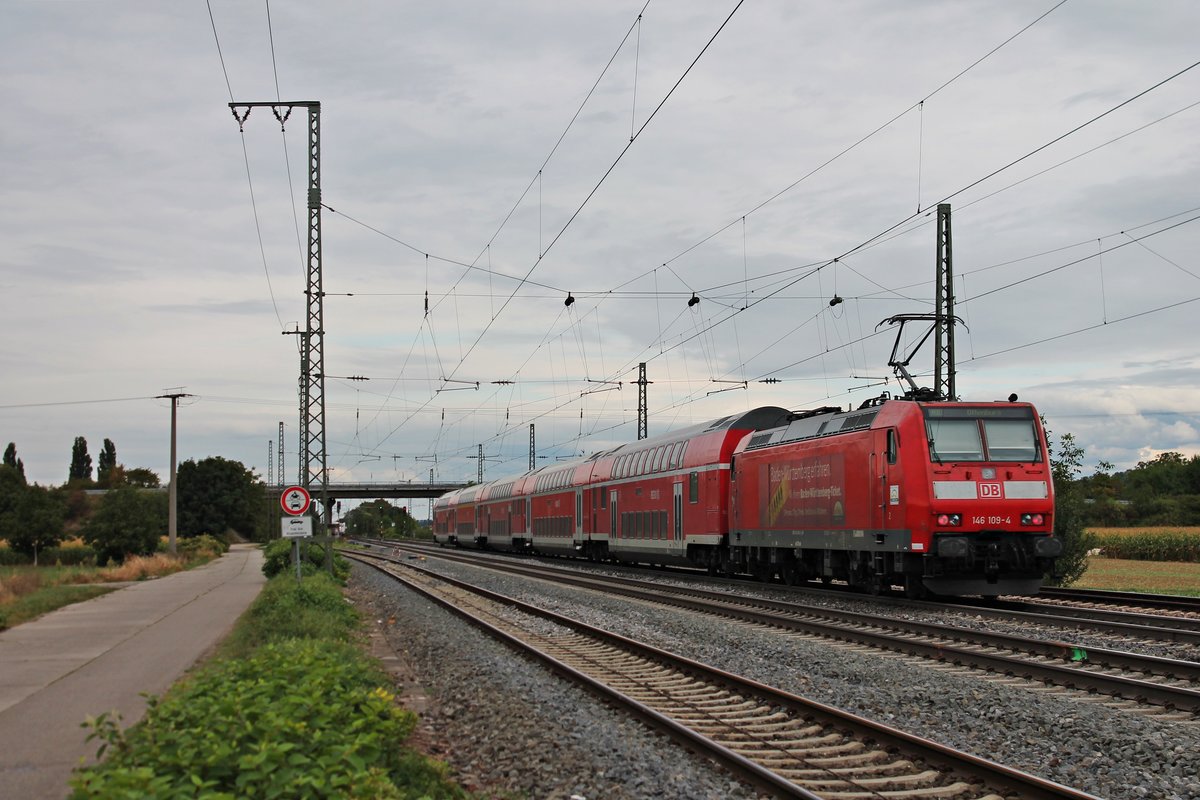 Nachschuss am 16.09.2016 auf 146 109-4  Baden Württemberg erfahren/Lahr (Schwarzw) , als diese mit ihrem RE (Basel Bad Bf - Offenburg) aus dem Bahnhof von Müllheim (Baden) gen Norden fuhr.