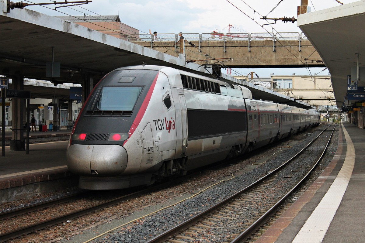 Nachschuss am 20.08.2014 auf TGV Lyria 4412 als TGV (Zürich HB - Paris Est.) im Bahnhof Mulhouse Ville.