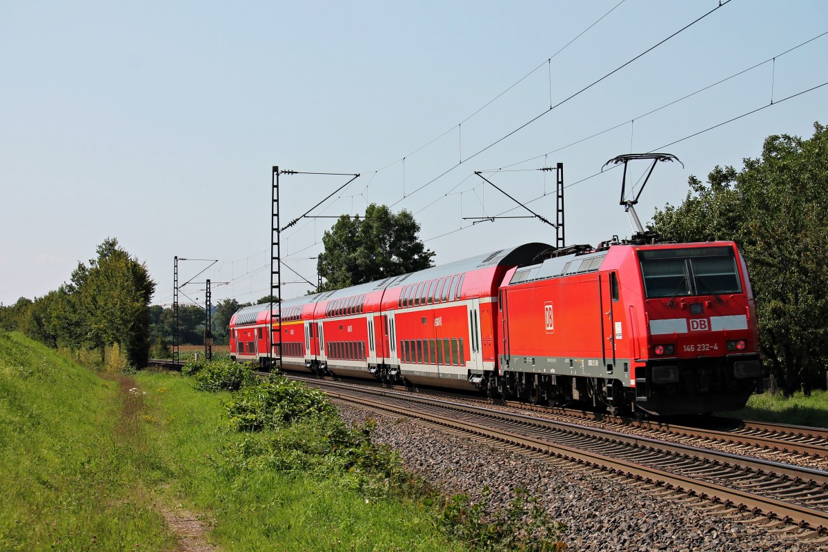 Nachschuss auf 146 232-4 mit einem RE (Basel Bad Bf - Offenburg) am 01.08.2014 bei Kollmarsreute.