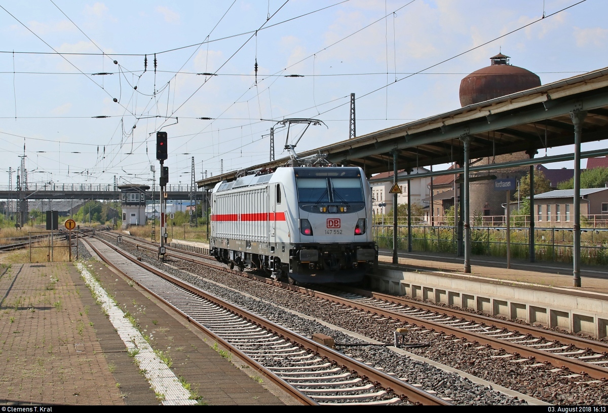 Nachschuss auf 147 552 DB als Tfzf, die den Bahnhof Nordhausen auf Gleis 1 in westlicher Richtung verlässt.
[3.8.2018 | 16:13 Uhr]