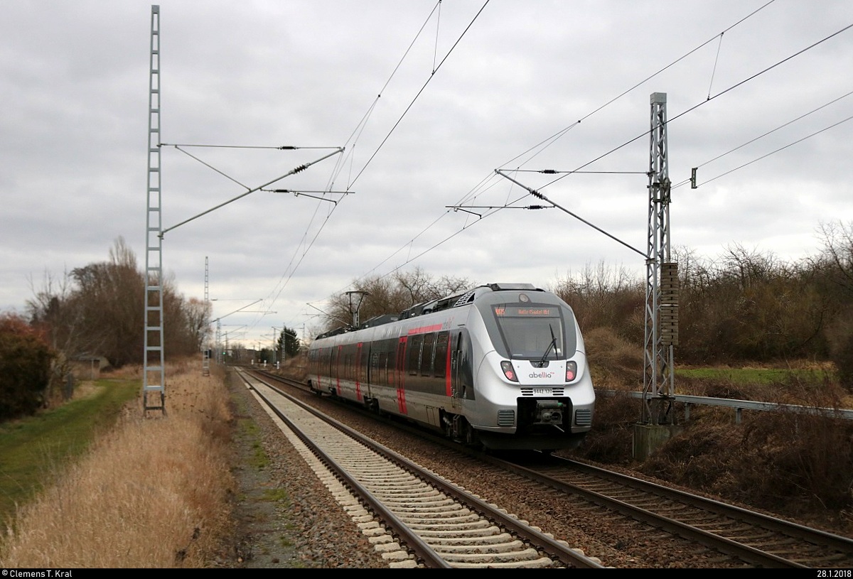 Nachschuss auf 9442 120 (Bombardier Talent 2) von Abellio Rail Mitteldeutschland als RB 74779 (RB75) von Lutherstadt Eisleben nach Halle(Saale)Hbf, die den Hp Zscherben auf der Bahnstrecke Halle–Hann. Münden (KBS 590) verlässt. [28.1.2018 | 14:15 Uhr]