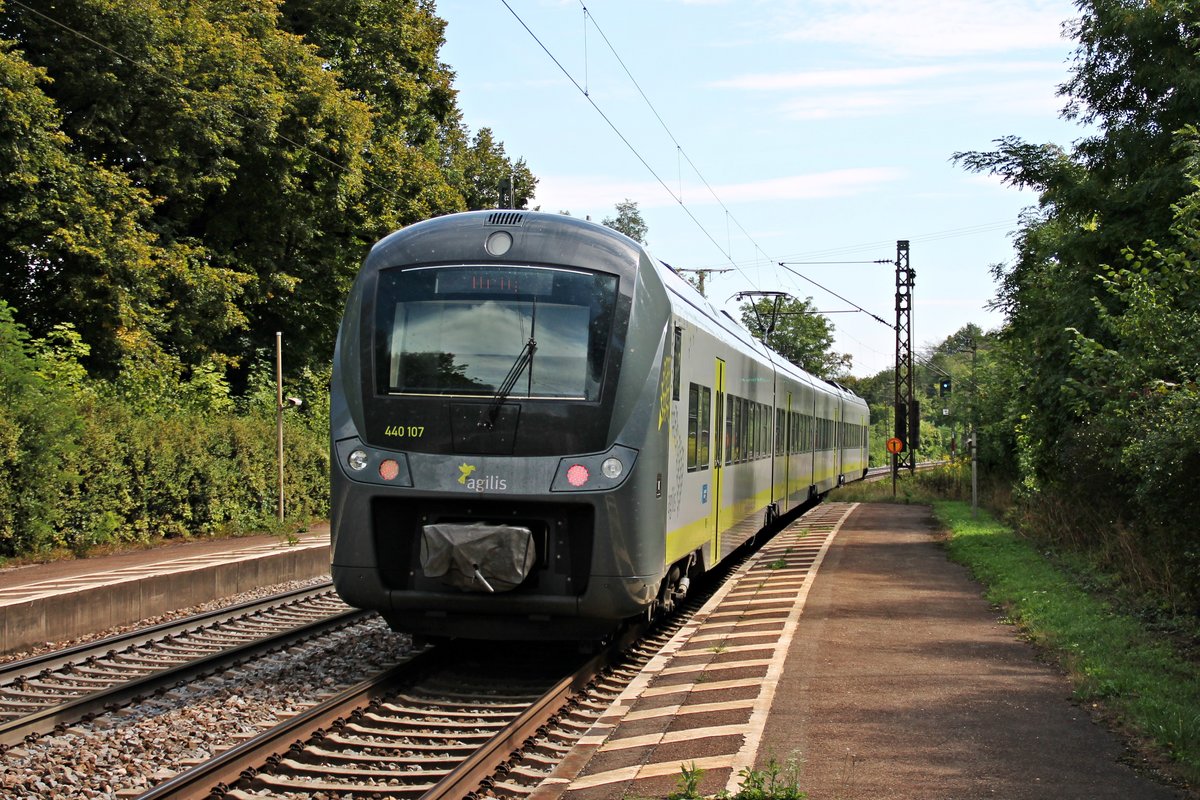 Nachschuss auf agilis 440 107, als dieser als ag (Neunmarkt (Oberpf) - Plattling) am 28.08.2015 in Richtung Regensburg Prüfening aus Etterzhausen fuhr.