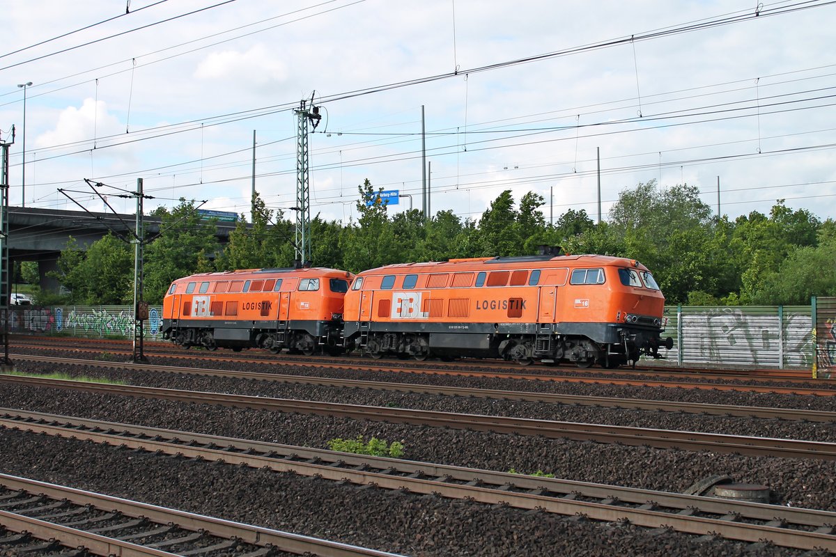 Nachschuss auf BBL 16 (225 100-7) und BBL 19 (225 015-7), als sie zusammen am 26.05.2015 durch Hamburg Harburg gen Norden durchfuhren.