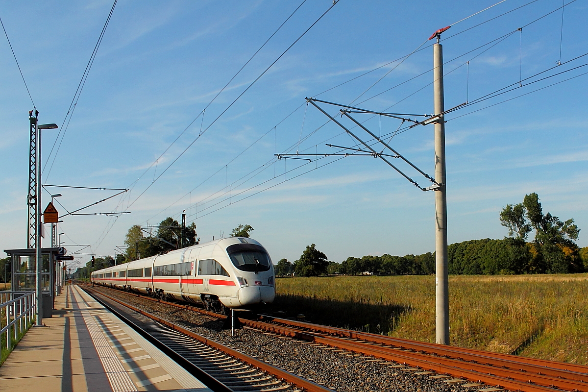 Nachschuss auf den Tz 1109 „Güstrow“ als ICE 1508 von München Hbf nach Warnemünde am 06.08.2015 bei der Fahrt durch Nassenheide.