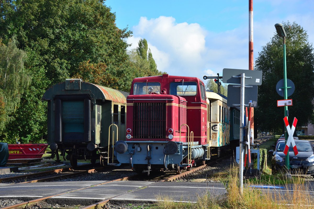 Neben zahlreichen 3 Achsern beherbergen die Eisenbahn Freunde Grenzland auch diese Lok. Unter dem namen Lok20 war sie auch bei der Dampfbahn Rur Wurm Inde e.V tätig, ebenfalls war sie auf der Dürener Kreisbahn als Rangiergerät im Bahnhof Jülich Nord zugelassen.

Walheim 08.10.2016