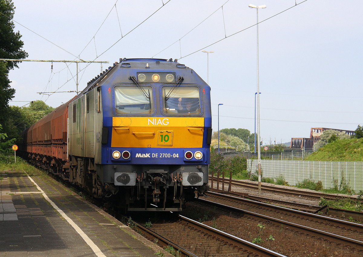 NIAG 10 DE2700-04 (251 004-8)  kommt mit einem Kohlenleerzug aus Wilhelmshaven nach Moers(Gbf) und kommt aus Richtung Duisburg-Hochfeld-Süd und fährt durch Duisburg-Rheinhausen-Ost in Richtung Duisburg-Rheinhausen,Rheinhausen. 
Aufgenommen vom Bahnsteig in Duisburg-Rheinhausen-Ost. 
Bei Sommerwetter am Nachmittag vom 27.7.2017.