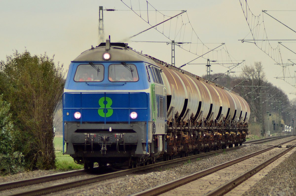 NIAG Nr.8 mit Kohlestaubsilowagen am Haken, kommt hier bei Bösinghoven aus Richtung Krefeld vor mein Objektiv gefahren.31.3.2016