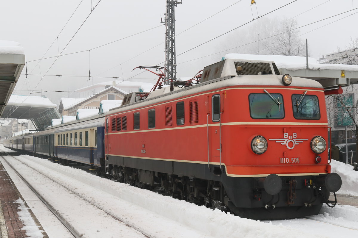 NLB 1110.505 am 27.1.2018 kurz nach der Ankunft im Bahnhof Zell am See mit dem SR 14157