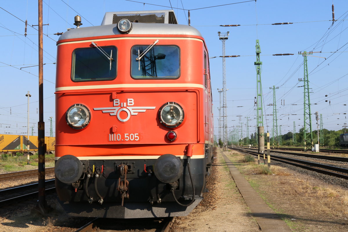 NLB 1110.505 kurz nach der Ankunft am 16.7.2017 als SLZ 14372 im Bahnhof Hegyeshalom.