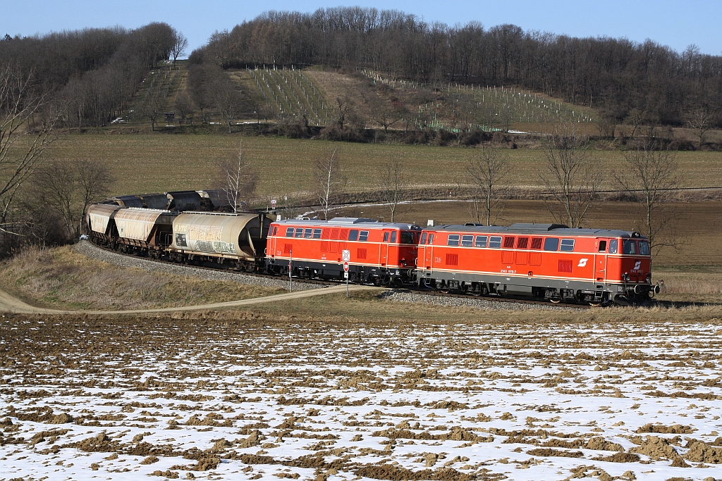 NLB - Tandem 2143 070-7 und 2143.56 vor dem SLGAG 97415 am 25.Februar 2018 kurz vor Wetzleinsdorf.