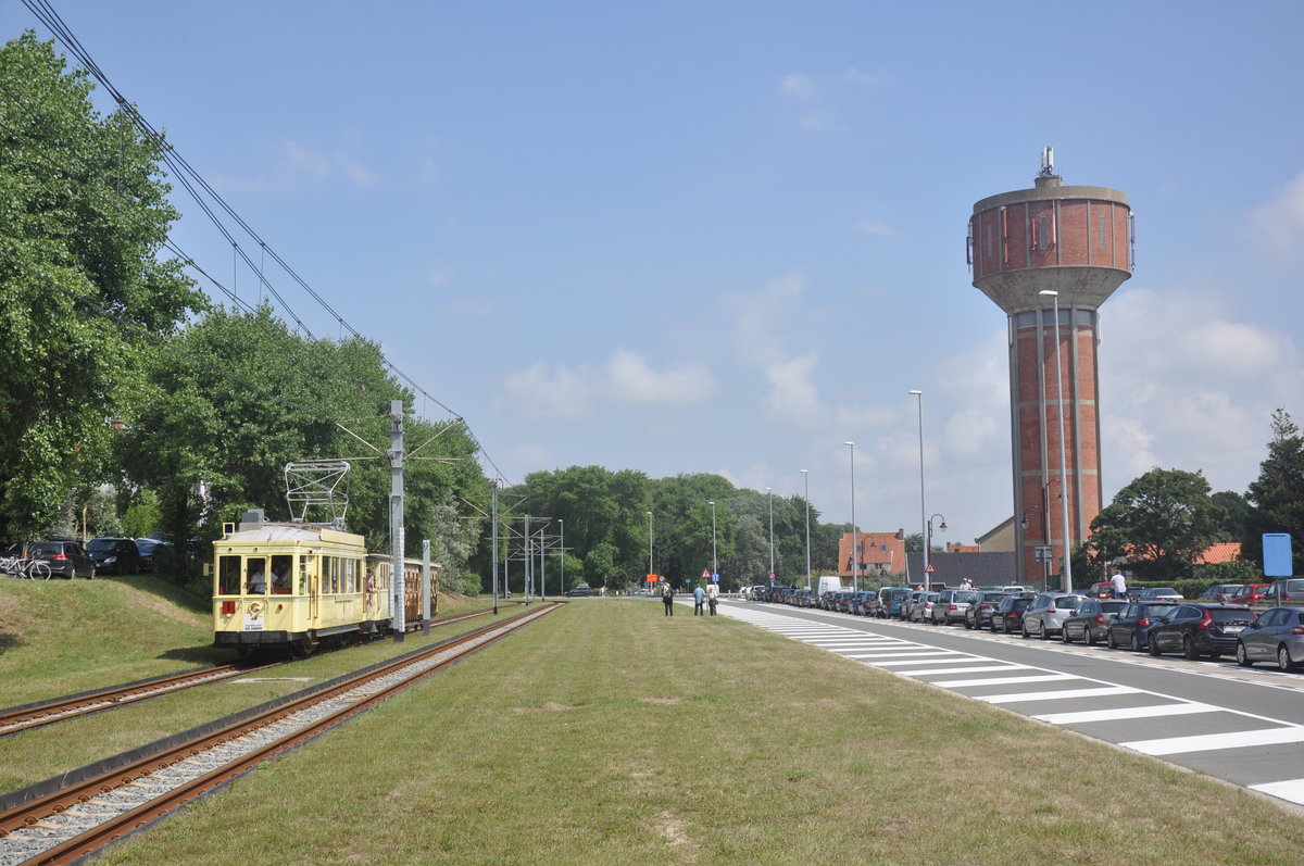 NMVB 9942 aufgenommen 06.08.2016 am Haltestelle De Haan aan Zee nach anlass von Trammelant 2016