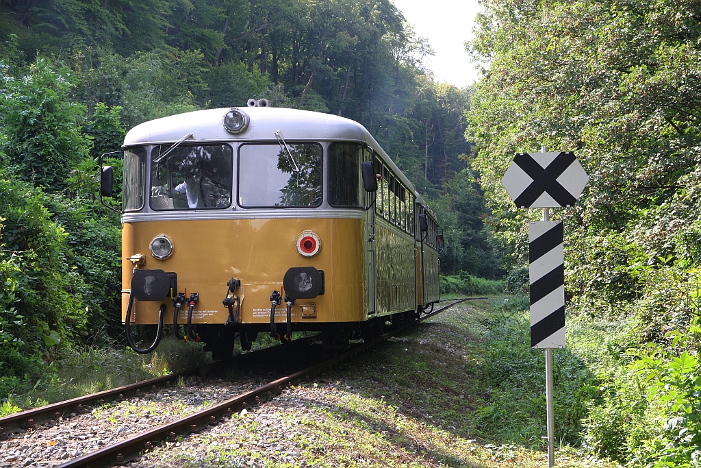 NÖVOG 6581 055-8 und 5081 051-4 als SR 16807 von Wien Meidling nach Waldmühle am 16.September 2018 auf der Kaltenleutgebenerbahn beim Strecken-Km 4,8.