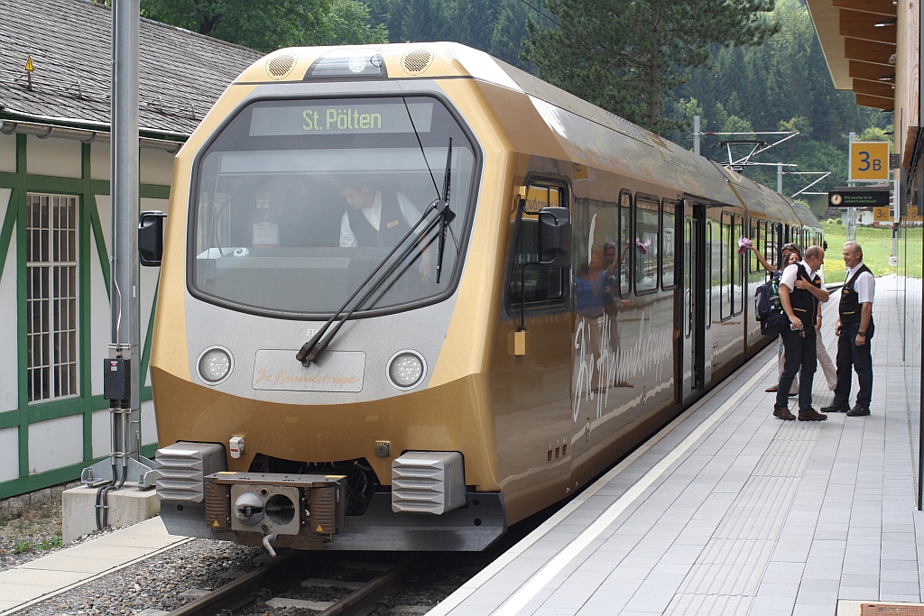 NÖVOG ET4 nach St. Pölten am 27.Juli 2014 im Bahnhof Laubenbachmühle.