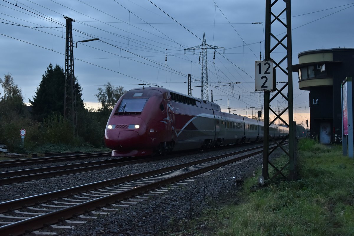 Nun hatte es heute am Abend auch den Thalys 4343 erwischt, er musste von Düsseldorf Hbf als Umleiter nach Duisburg fahren. Lintorf den 4.11.2017