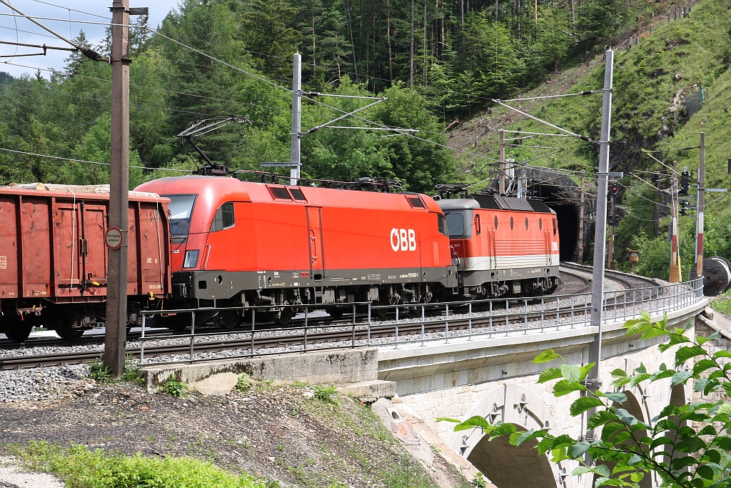 ÖBB 1144 107-0 als Vorspann zur 1116 062-1 am 09.Juni 2018 auf dem Kartnerkogel-Viadukt.