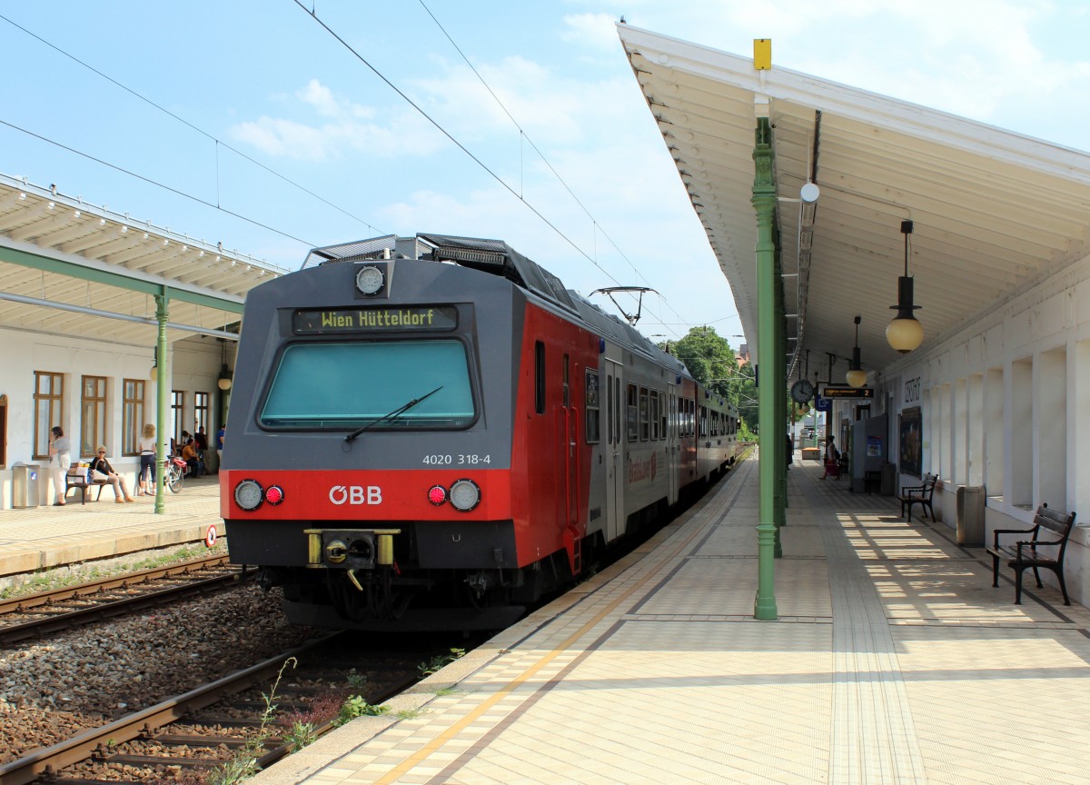 ÖBB Schnellbahn (S-Bahn) Wien: S45 (4020 318-4) S-Bahnhof Gersthof am 1. Juli 2015.