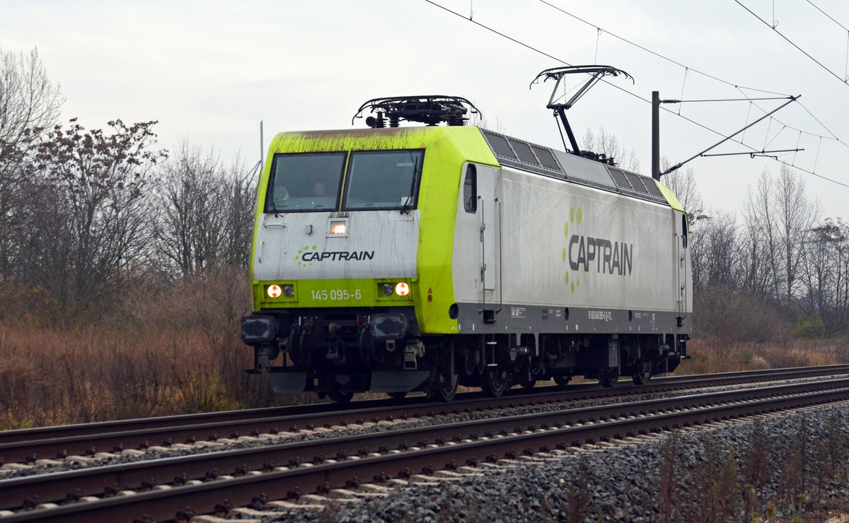 Ohne Last fuhr 145 095 der Captrain am 02.12.17 durch Greppin Richtung Dessau.