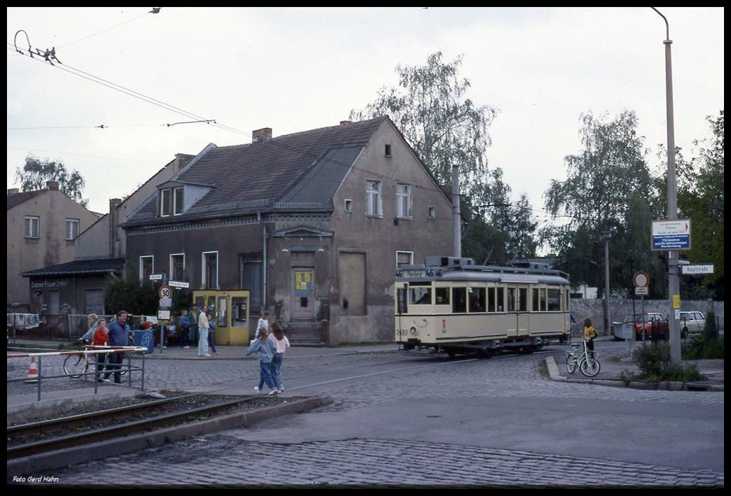 Oldtimer Tram 3493 hier am 22.9.1990 in Berlin Rosenthal, Hauptstraße.