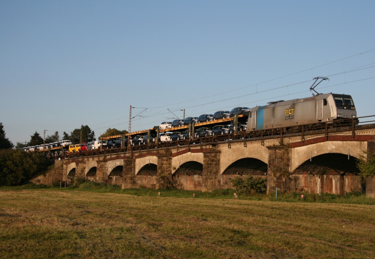 PCT 185 690 mit DGS 69269 (Bremen Rbf–Mnchen-Milbertshofen) am 01.10.2013 auf der Allerbrcke zwischen Verden und Wahnebergen