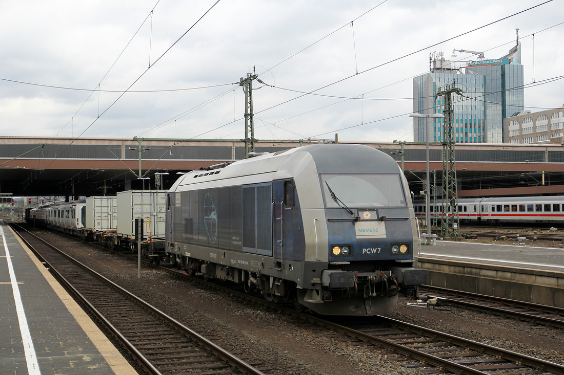 PCW 7 nebst Thameslink-Überführung (nur Zwischenwagen) // Düsseldorf Hbf // 11. April 2015