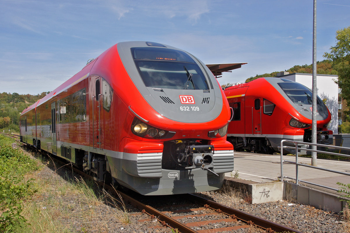 PESA Link Dieseltriebzüge 632 109 und 632 106 am 12.08.2018
in Bahnhof Herdecke.