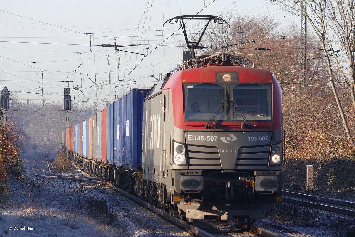 PKP 193-507 mit einem Containerzug in Gelsenkirchen Buer Nord, am 03.12.2016.
