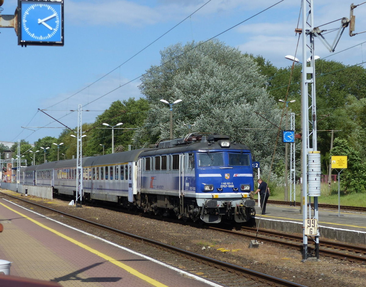 PKP IC EP07-1006 (91 51 1 140 021-3 PL-PKPIC) mit dem IC 48112  BARNIM  aus Katowice, am 12.06.2017 in Swinoujscie.