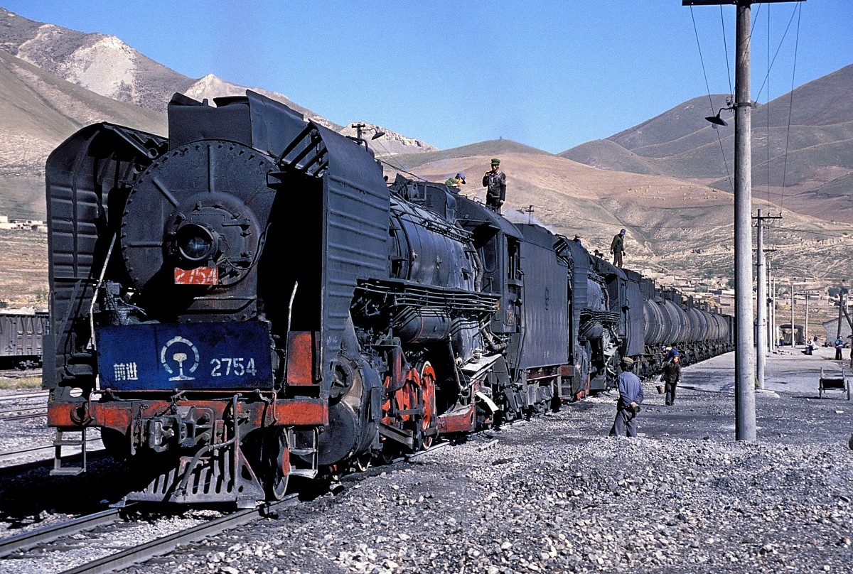 QJ 2754 + QJ 1284 Tianzhu 30.09.89 Bahnbilder.de