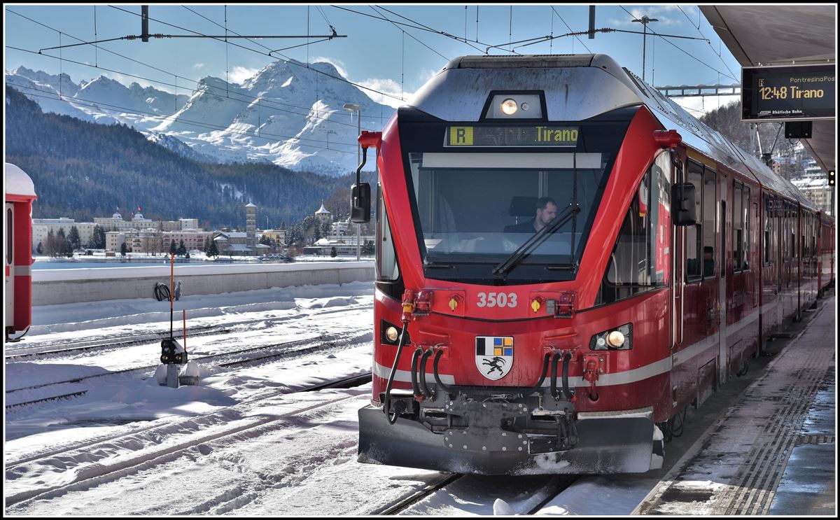 R1633 mit ABe 8/12 3503 nach Tirano in St.Moritz (11.12.2018)