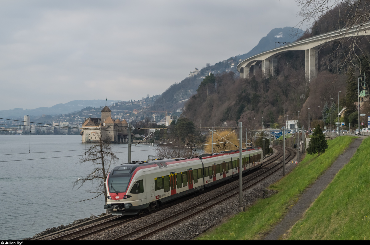 RABe 523 059 erreicht am 17. Februar 2016 in Kürze die Haltestelle Veytaux-Chillon.