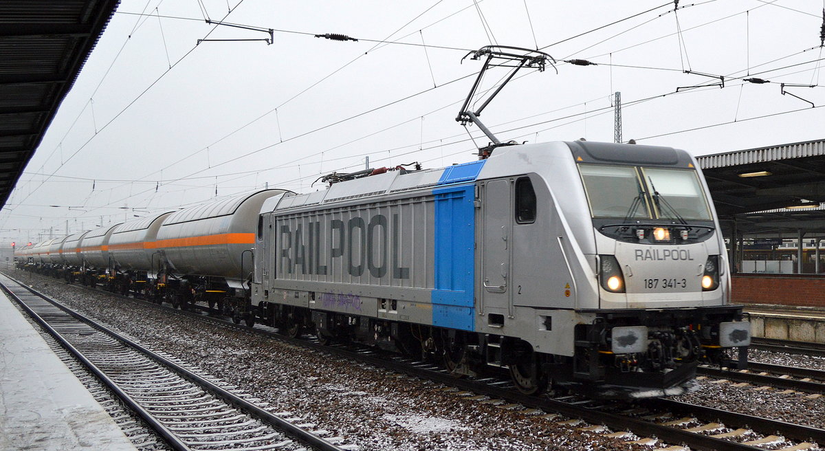 Raildox mit der neuen Rpool  187 341-3  [NVR-Number: 91 80 6187 341-3 D-Rpool] mit Ganzzug Druckgaskesselwagen am 26.01.19 Bf. Flughafen Berlin-Schönefeld. 