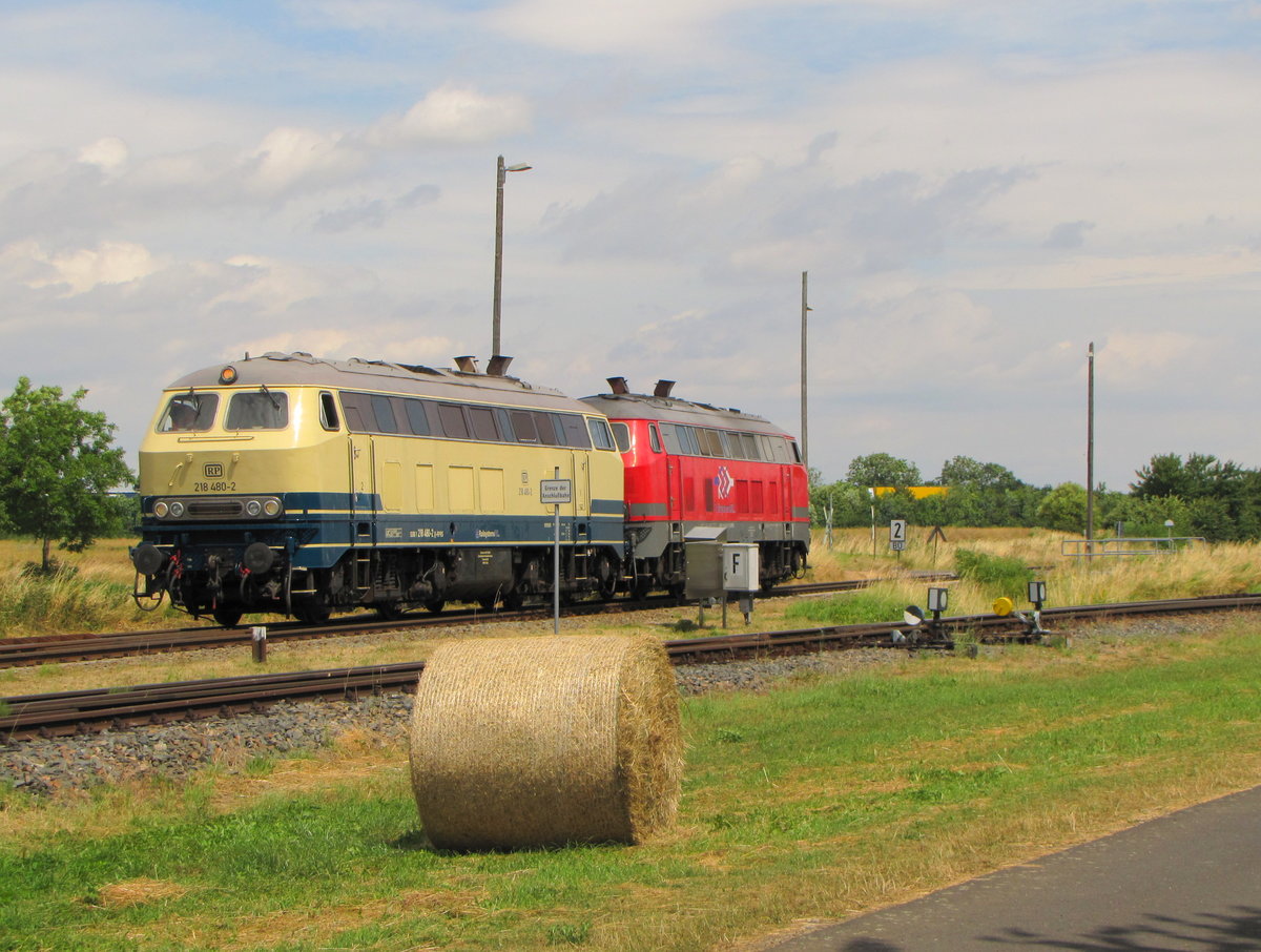 Railsystems RP 218 480-2 + 218 469-5 am 11.07.2016 beim umsetzen vom Abstellgleis in das Tanklager Emleben.