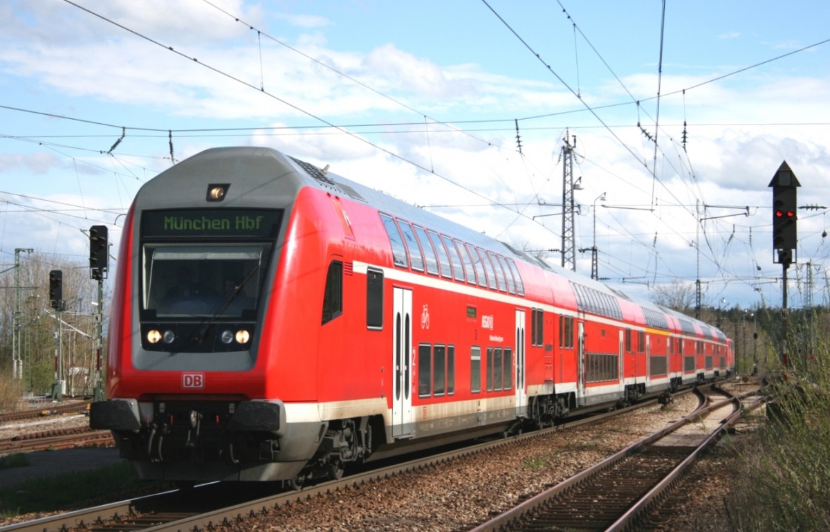RB 30032 (Salzburg–Mnchen) am 19.04.2008 in Grafing Bahnhof