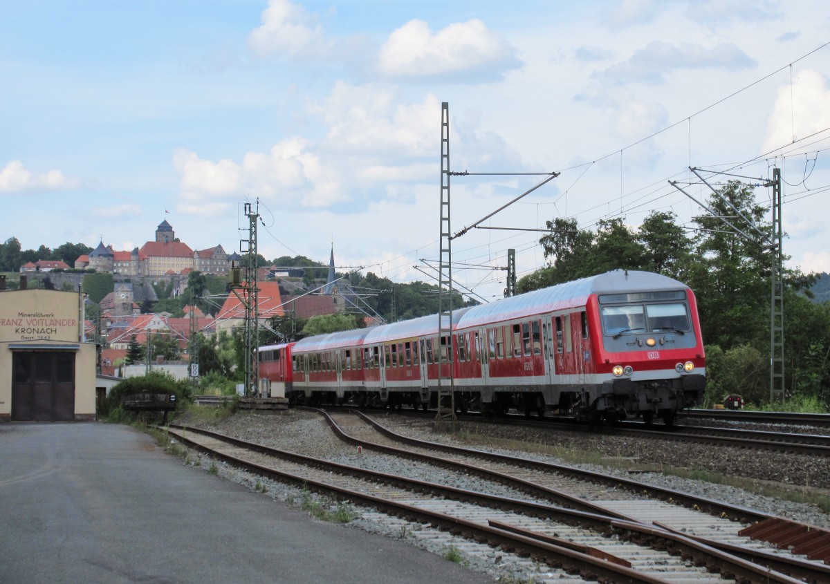 RB 59367 verlsst am 15.Juli 2014 den Bahnhof Kronach in Richtung Lichtenfels.
