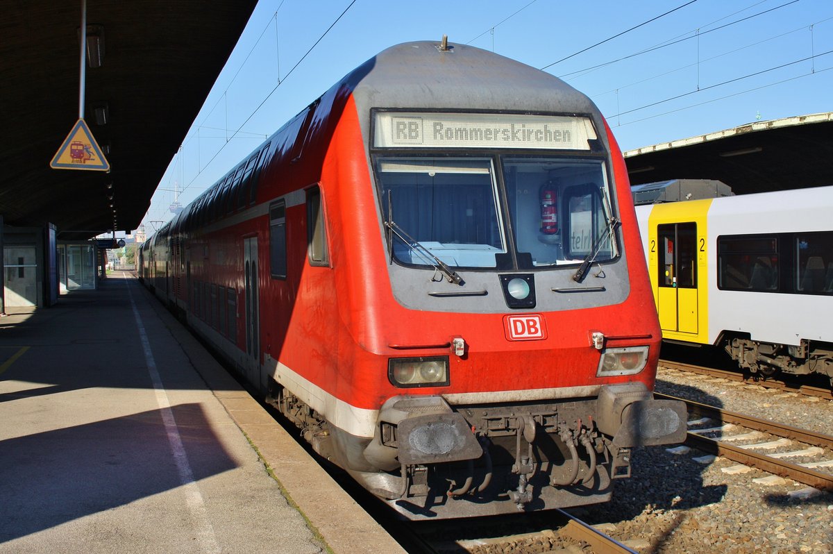 RB27 von Koblenz Hauptbahnhof nach Rommerskirchen steht am 12.10.2010 in Köln Messe/Deutz.