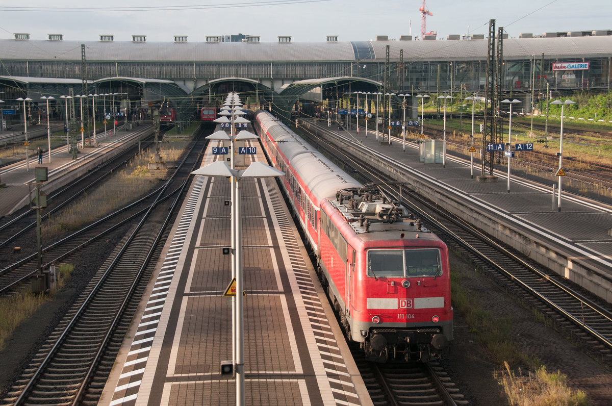 RB68 geschoben von 111 104 @ Darmstadt am 16.08.2017