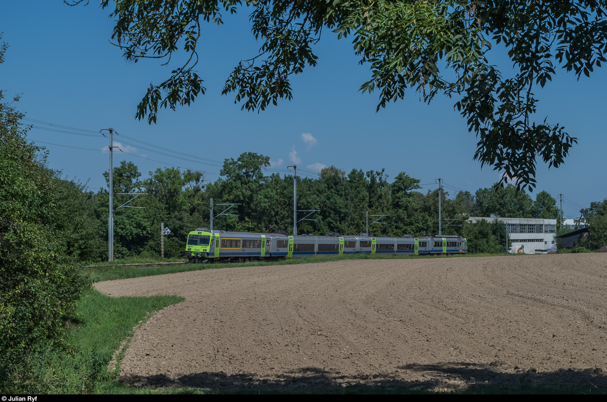 RBDe-565-Pendelzug als Extrazug nach Corcelles-Nord ans ESAF 2016 am 28. August 2016 bei Muntelier-Löwenberg.