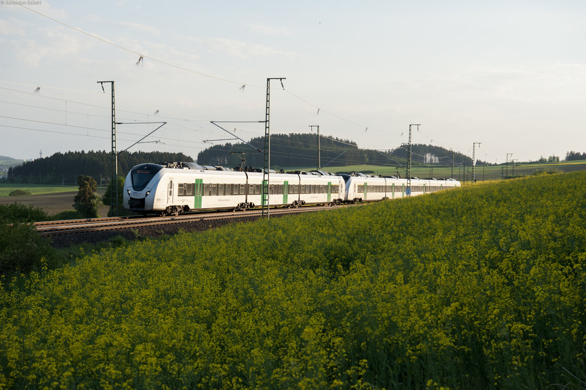 RE 26933 von Hof Hbf nach Dresden Hbf bei Feilitzsch, 08.05.2018