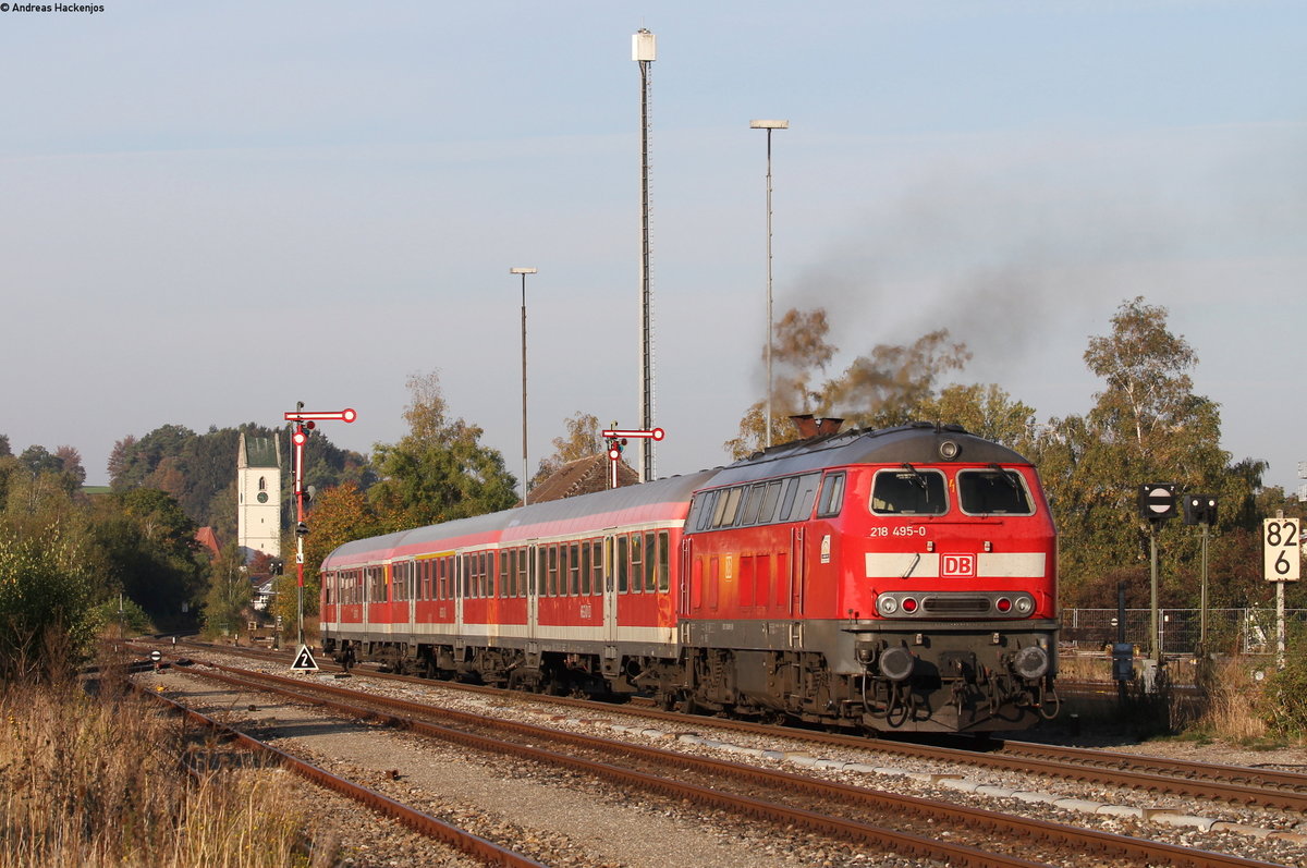 RE 3204 (Ulm Hbf-Donaueschingen) mit Schublok 218 495-0 in Mengen 16.10.18