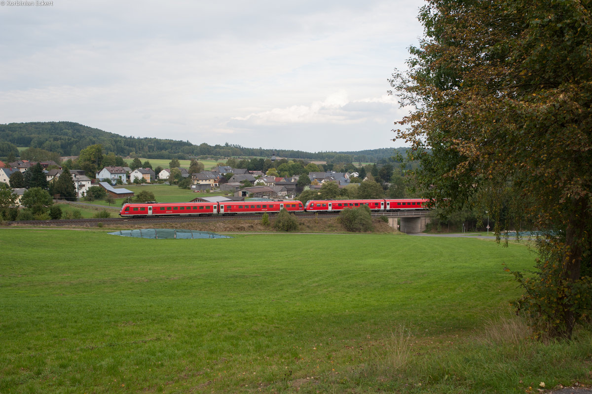 RE 3694 von Regensburg nach Hof bei Großschlattengrün, 01.10.2016