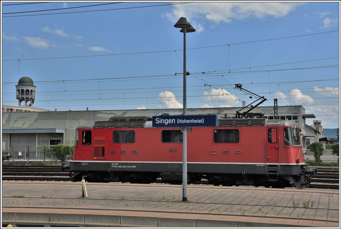 Re 4/4 II 11140 in Singen (Htwl). (16.07.2018)